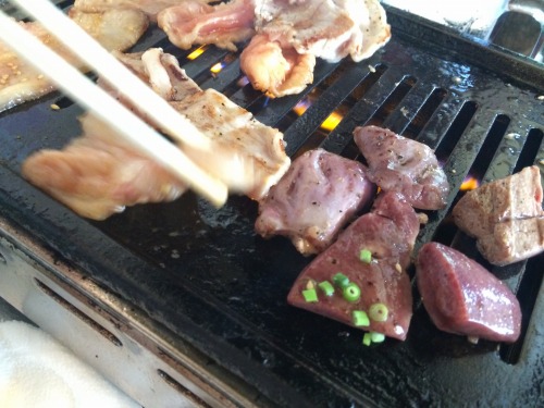 【東京ランチ】レバー苦手さんにこそ食べてほしい！『神保町食肉センター』で究極のレバーを食す